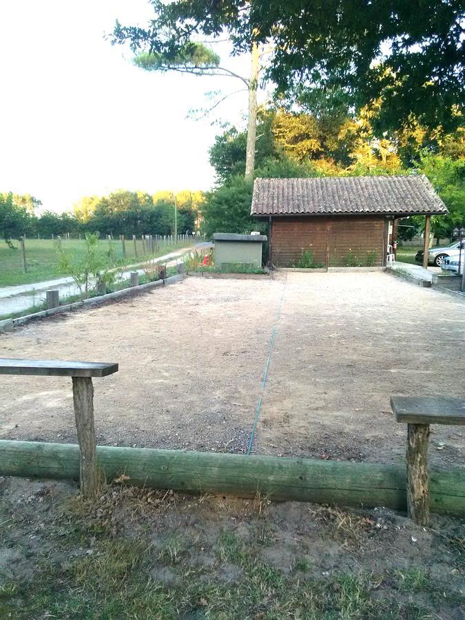Familial Les D'uza 3* Uza